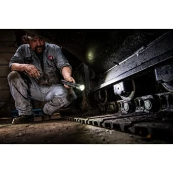 Coast® Rechargeable Xp18r Dual Power Flashlight 3 Coast® Rechargeable Xp18r Dual Power Flashlight - Image 3