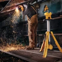 Dewalt Max 20 Volts Cordless Tripod Light Kit -Sylvania || Coast || GENERIC Shop 427761 v DetailedProductView10 Lg