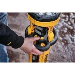Dewalt Max 20 Volts Cordless Tripod Light Kit -Sylvania || Coast || GENERIC Shop 427761 v DetailedProductView5 Lg